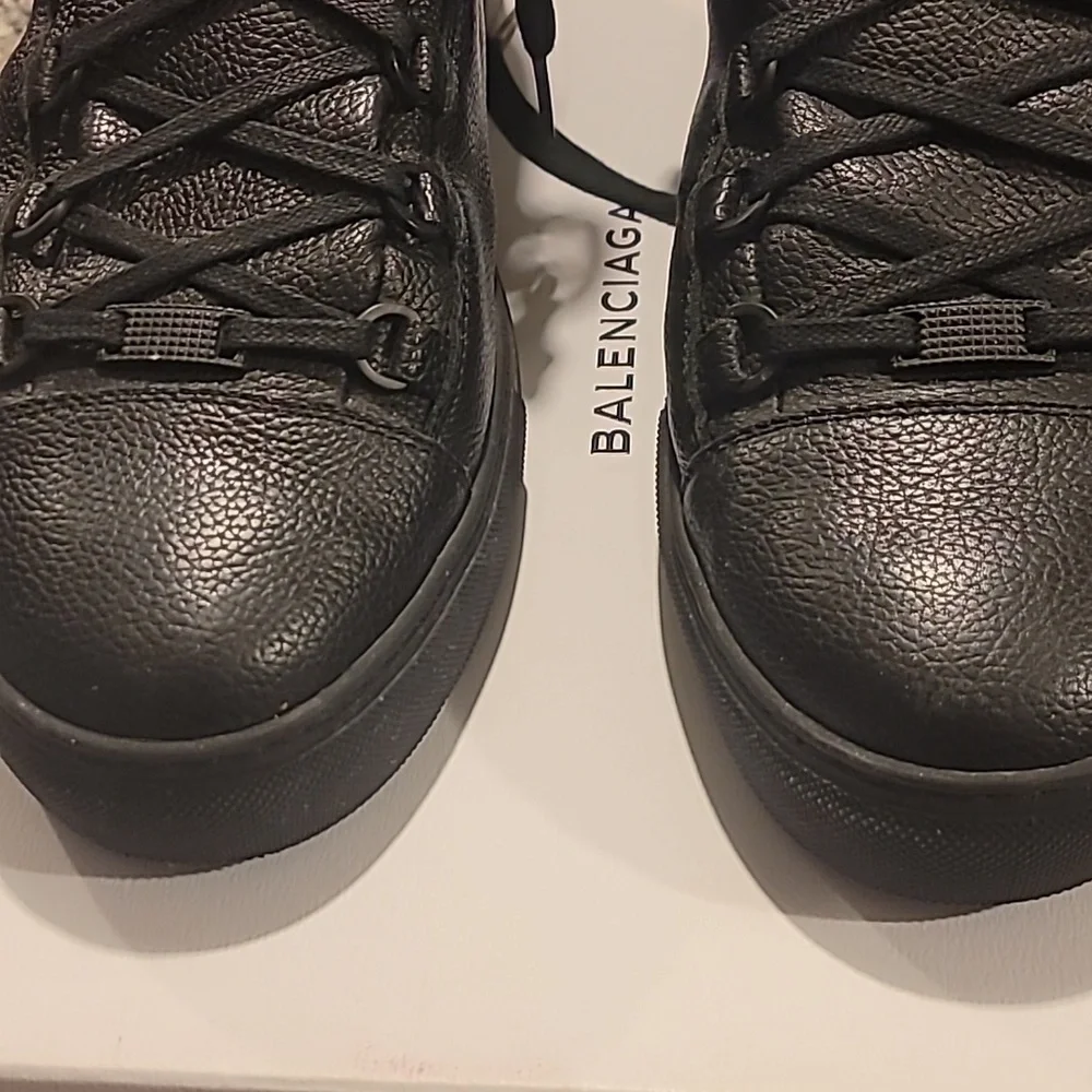 Balenciaga Men's Textured Black Sneakers - Picture 6 of 8
